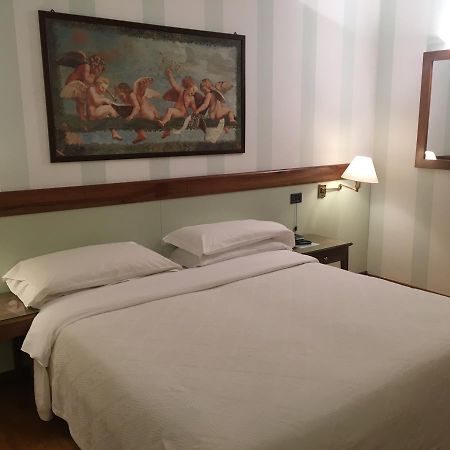 Hotel Alla Busa Noventa Vicentina Bagian luar foto