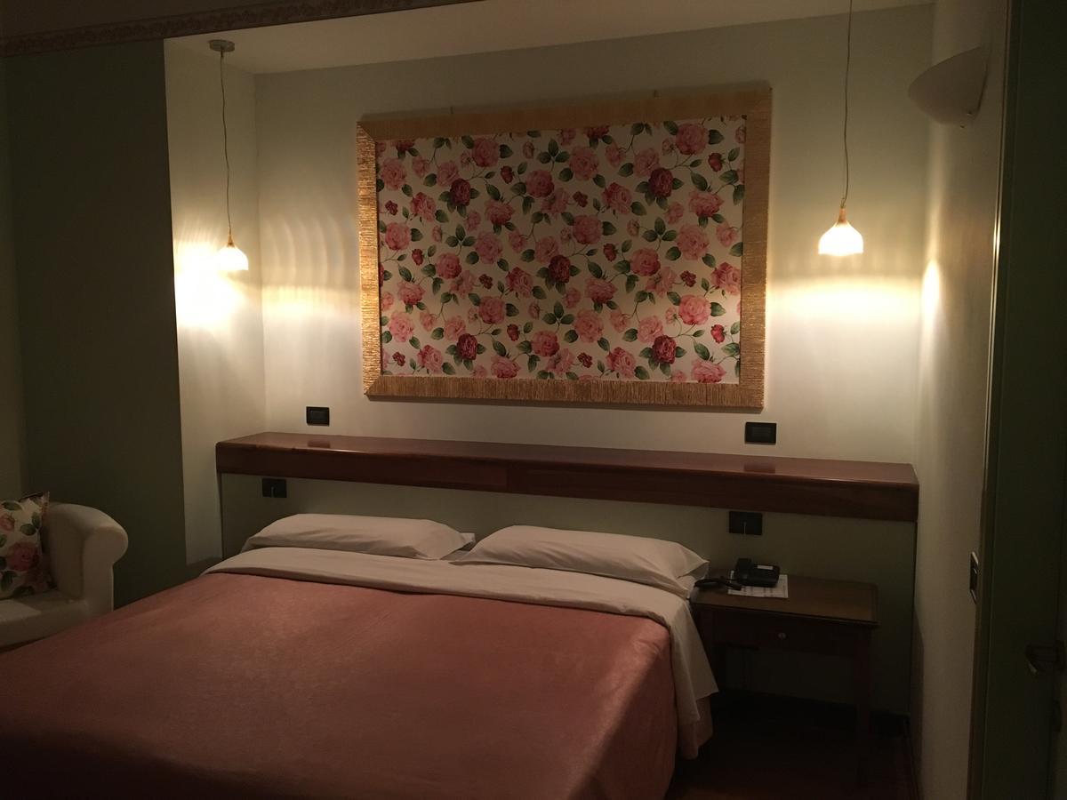 Hotel Alla Busa Noventa Vicentina Bagian luar foto